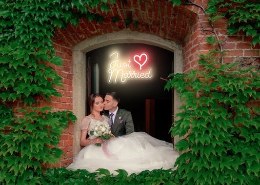 Just Married - Neon Sign